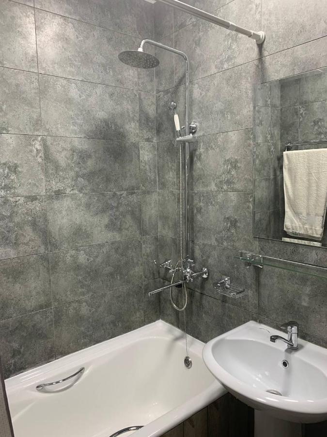 Apartment Tashkent 3 Bedrooms Ngoại thất bức ảnh